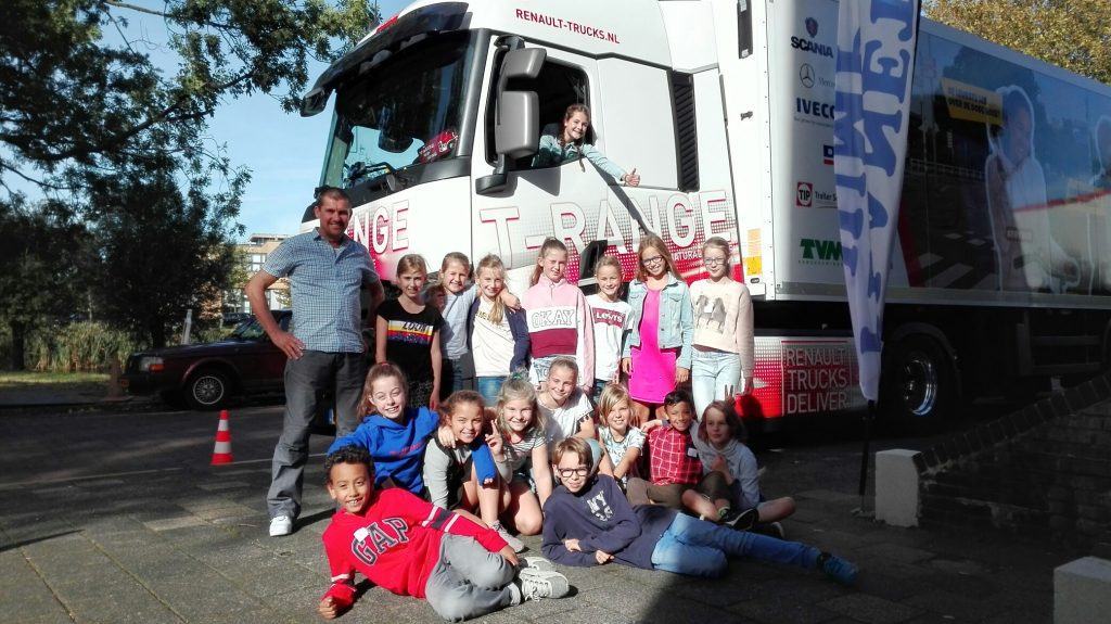 Belangrijke verkeersles op de Annie M.G. Schmidtschool Haagmedia